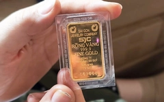 Tìm chủ nhân miếng vàng 5 chỉ để quên trong bịch quần áo hỗ trợ vùng lũ