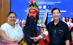 Nghệ sĩ New Zealand thích thú khám phá nghệ thuật hát bội