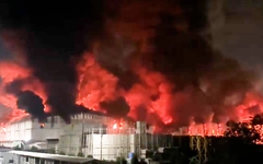 Cháy lớn tại công ty sản xuất bỉm trong khu công nghiệp ở Bắc Ninh