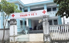 Trưởng trạm y tế phản hồi vụ mẹ và em bé mới sinh 'bị từ chối' khi xin tránh lũ