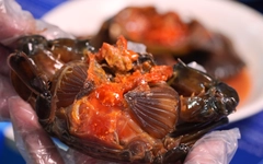 Hàn Quốc có cua ngâm tương, Cà Mau có cua gạch ngâm mắm nhĩ