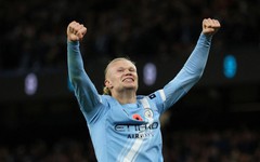 Erling Haaland đã ngang tầm Messi và Ronaldo?