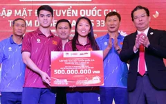 U22 Việt Nam và tuyển nữ Việt Nam tặng 100 triệu cho đồng bào vùng lũ lụt