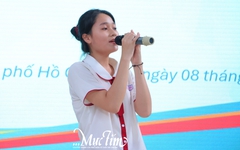 Học trò Trường THPT Hàn Thuyên 'tặng quà' 20-11 sớm cho thầy cô