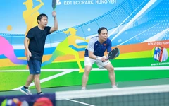 Các y, bác sĩ thi đấu pickleball để gây quỹ cho bệnh nhân ung thư