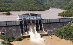 Flycam toàn cảnh 2 hồ thủy lợi ở Bình Thuận cũ xả lũ kỷ lục hồi đầu tháng 12