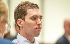 Nghi phạm ám sát ông Charlie Kirk ra tòa, bị truy tố 7 tội danh