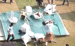 Hỗn loạn trong buổi mở đầu chuyến du đấu của Messi tại Ấn Độ