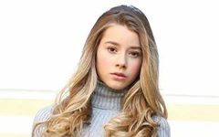 Khoảnh khắc đời thường của tân Miss Cosmo đến từ Mỹ