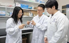 Liệt tứ chi vẫn lái xe lăn, phân loại hàng hóa bằng ý nghĩ