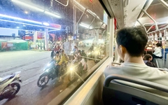 Đi xe buýt ngắm phố phường