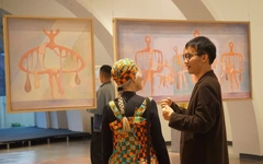 ‘Vú dài ba thước dắt lưng’ trong tranh Vũ Hiệp có gì mà hấp dẫn?