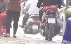 Ghi hình, 'phạt nguội' hơn 100 xe máy leo vỉa hè 2 tuyến đường ở Gò Vấp