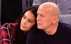 Vợ Bruce Willis nói bệnh sa sút trí tuệ của chồng làm mọi việc phức tạp hơn