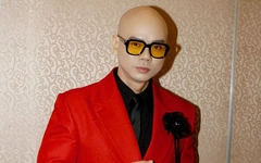 Phan Đinh Tùng mang hit 'Khúc hát mừng sinh nhật' phủ sóng toàn cầu