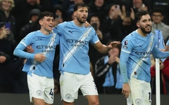 Trung vệ tỏa sáng, Man City chỉ còn kém Arsenal 2 điểm