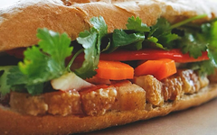 Bánh mì heo quay, bánh mì thịt nguội... vào top 50 bánh mì kẹp ngon nhất thế giới
