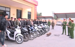 Xử lý 27 thanh thiếu niên mang hung khí đi hỗn chiến giữa đêm khuya