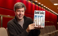 Những cuốn sách nào hay nhất năm 2025 theo The Guardian?