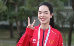 Hoa khôi Thanh Thúy: 'Tôi xúc động khi được cầm cờ Việt Nam tại SEA Games'