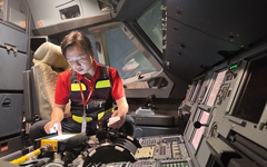 Các kỹ sư chạy đua cập nhật phần mềm điều khiển cho máy bay Airbus ra sao?