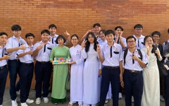 Đội 'cờ xanh' vì môi trường của Trường THPT chuyên Lý Tự Trọng (Cần Thơ)