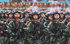 Trang trọng, khí thế trong lễ diễu binh, diễu hành 30-4 tại TP.HCM