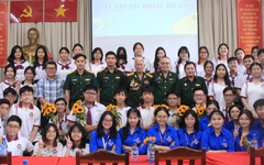 Teen THPT Trưng Vương xem phim Địa đạo, nghe chuyện lịch sử