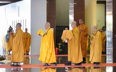 Cung thỉnh xá lợi trái tim Bồ tát Thích Quảng Đức vào tôn trí tại tháp Đa Bảo ở Việt Nam Quốc Tự