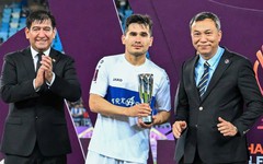 Chủ tịch VFF trao cúp vô địch tại chung kết AFC Challenge League