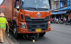 Tạm giữ tài xế vụ ô tô tải trôi tự do cán chết người đi xe máy dừng đèn đỏ
