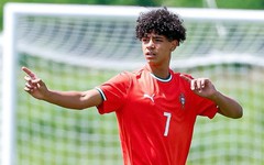 Con trai Ronaldo lập cú đúp giúp U15 Bồ Đào Nha vô địch, học theo cha ăn mừng 'Siuuu'