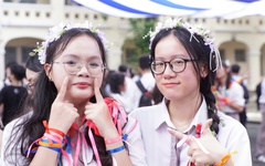 Học trò Trường THPT chuyên Lê Hồng Phong nhảy flashmob chia tay cuối cấp