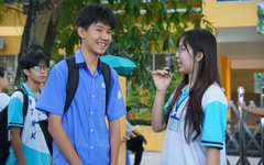 Đề văn chuyên thi vào Trường Phổ thông Năng khiếu đề cập đến thế hệ cợt nhả