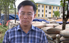 Khởi tố, bắt tạm giam chủ tịch xã liên quan vụ hàng trăm tấn xi măng bị hư hỏng vì để ngoài