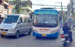 Phạt tài xế xe buýt vượt ẩu suýt gây tai nạn ở Khánh Hòa