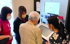 Nhà băng săn sóc khách hàng cao tuổi