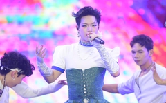 Hàng ngàn khán giả 'cháy' cùng E-Concert với các Anh trai, Em xinh say hi