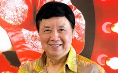 Vợ nghệ sĩ Bảo Quốc đăng ảnh chồng nhân Ngày của cha, nhắn nhủ hài hước tới các con