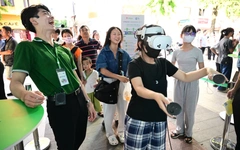 Nghe tư vấn thẻ của VP Bank, khách hồ hởi chi tiêu trên sàn thương mại điện tử lại được… tiền