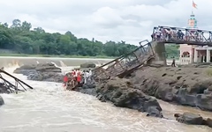 Sập cầu tại khu du lịch nổi tiếng ở Ấn Độ, 6 người chết, 32 người bị thương