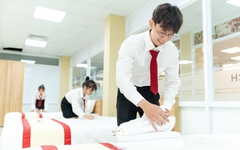 Trải nghiệm ngành Quản trị khách sạn chuẩn 5 sao tại HUTECH, học phí toàn khóa 154 triệu đồng