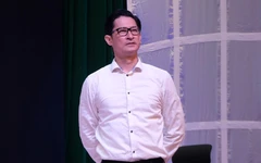 Huy Khánh trở lại sàn kịch, hóa thân vào vai quan chức
