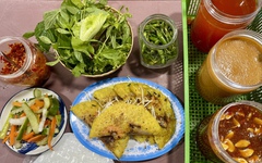 Chiều mưa dạo chợ Lạc Quang ăn đồ Phan Rang: Bánh canh, căn, xèo, chả cá gợi vị quê nhà