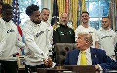 Cầu thủ Juventus 'sượng trân' khi nghe Tổng thống Trump nói chuyện Iran và người chuyển giới