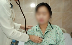 Người mẹ hiến thận cứu con gái 27 tuổi bị suy thận giai đoạn cuối