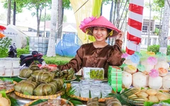Khách đến Hà Tiên mê lắm bánh bò, bánh bao đùm, bún xiêm lo