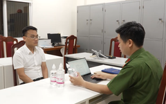 Lời khai của phó chủ tịch thị trấn làm hàng trăm ngàn chai cồn y tế giả, bán khắp nơi