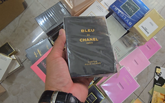 Bên trong kho hàng của đường dây mua bán 10.000 chai nước hoa giả, Công an TP.HCM vừa triệt phá