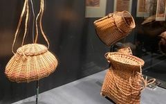 Giỏ cua, giỏ cá vào không gian trang trọng của Bảo tàng Mỹ thuật Việt Nam